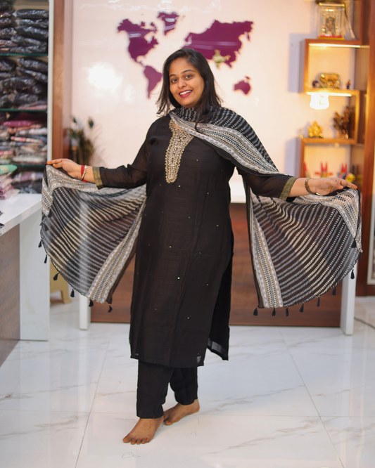 Premium Banarasi Silk 3 Pcs Salwar Set - VNSS11
