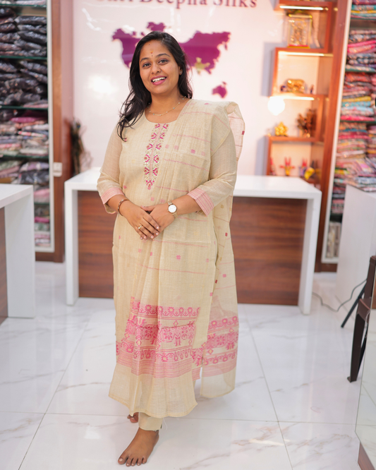 Traditional Pattu Style Weaving Silk 3 Pcs Salwar Set - VNSS14